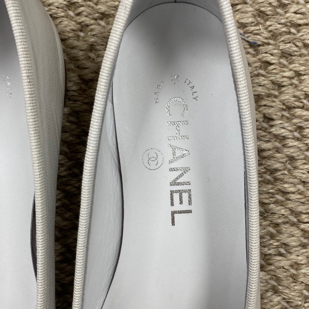Authentic Chanel white & cream ballet flats 37.5 - Picture 7 of 12